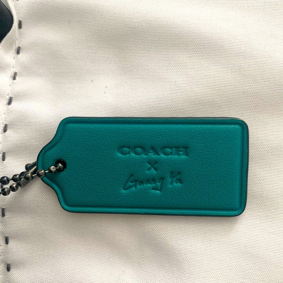 Warren BeltBag In SignatureCanvas,Rexy By Guang Yu - Picture 3 of 11